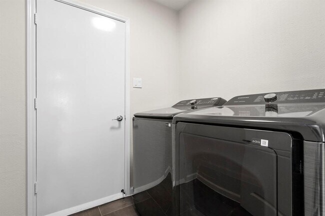 Building Photo - 1204 Gerona Blvd