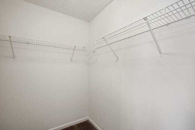 Building Photo - Fantastic 3bd/2.5ba home! Coming soon!