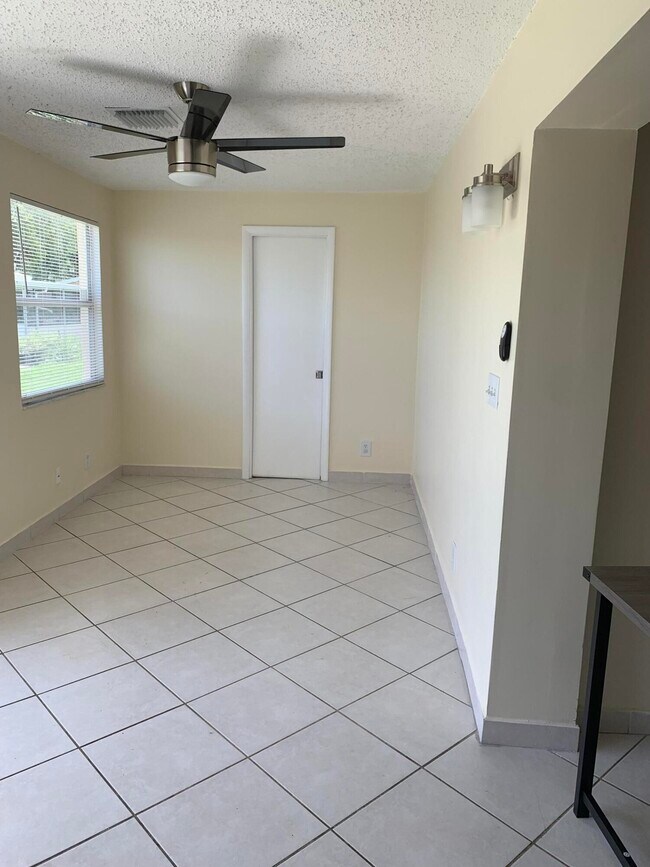 Building Photo - 2802 Regency Ct