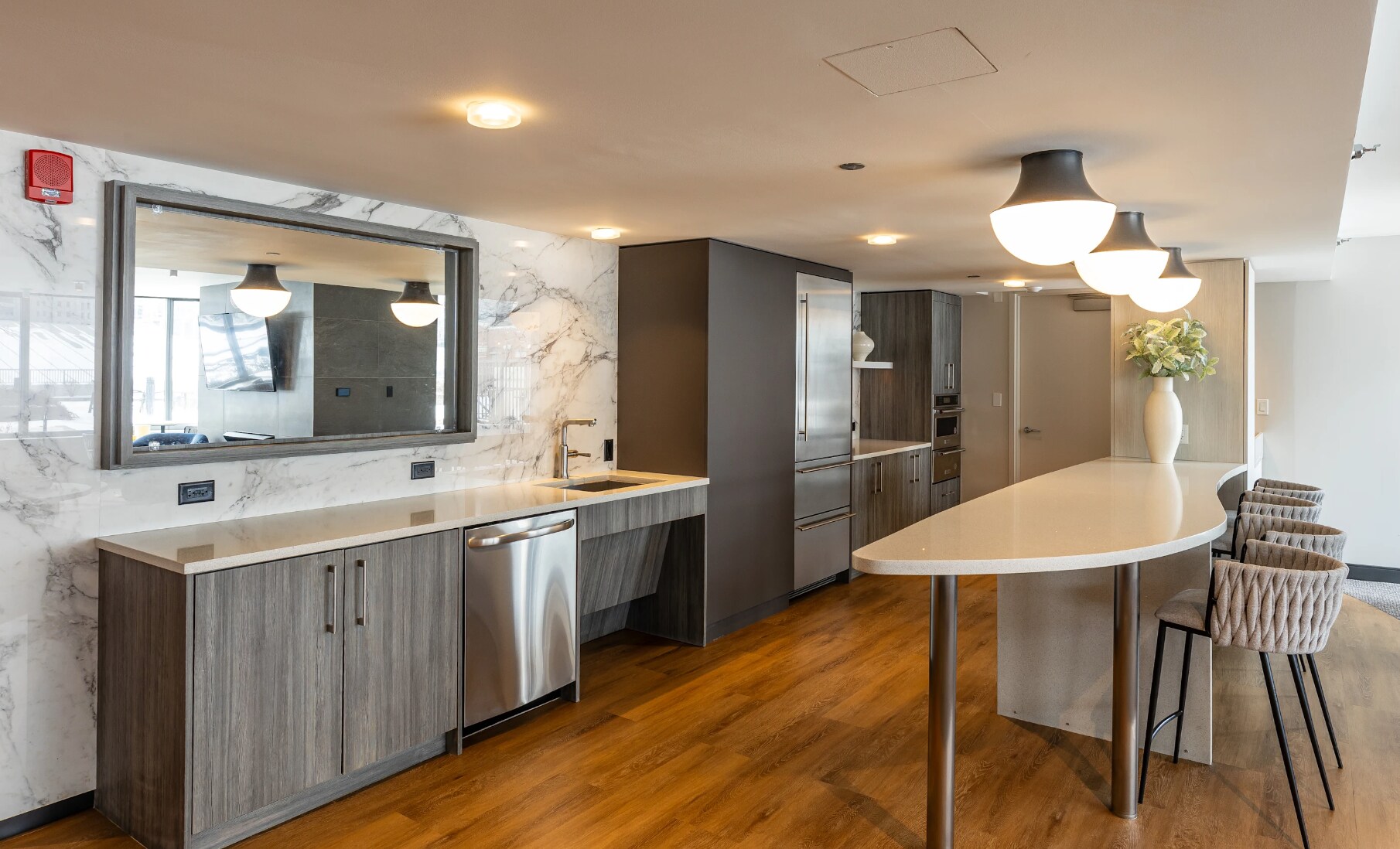 Building Photo - 645 N Kingsbury St