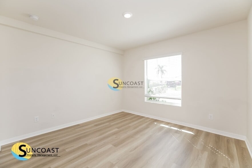 Building Photo - 448 Tioga St