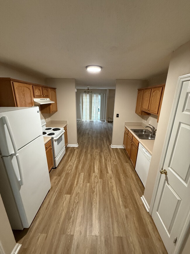 Building Photo - 460 Parkway Rd