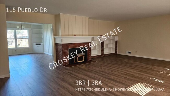 Building Photo - Move in ready! Remodeled home with large b...