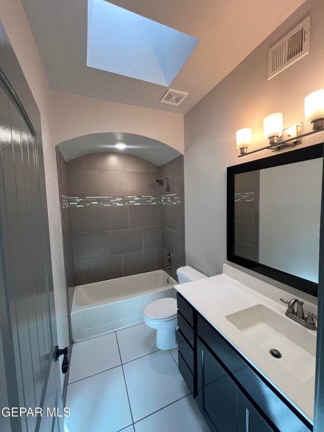 Building Photo - 807 HC Gilbert Minjares Dr