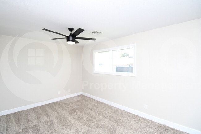 Building Photo - 1338 E Redfield Rd