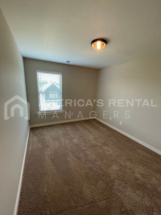 Building Photo - 286 Shiloh Creek Dr