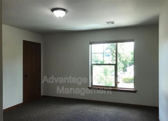 Building Photo - 2092 NW Arthur Pl