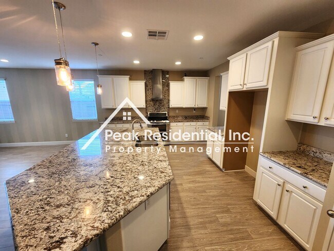 Building Photo - 3089 Octave Ave