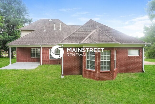 Building Photo - 4 Bedroom Pet-Friendly Home in Olive Branch, MS with Main Street Renewal