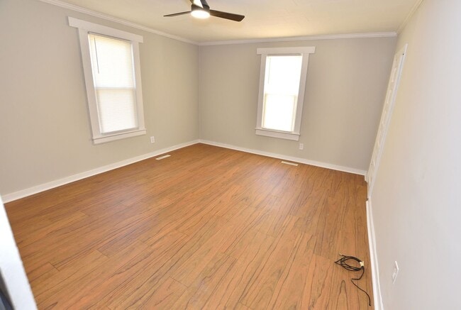 Building Photo - 734 Park Ave