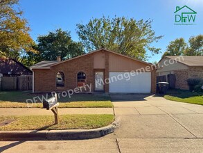 Building Photo - Cozy 3-Bedroom Home with Fireplace, Covered Patio & Large Fenced Backyard for Lease
