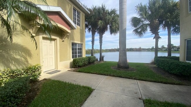 Building Photo - Gorgeous Light & Bright 3 Bedroom 2.5 Bath Townhome Corner Unit!!