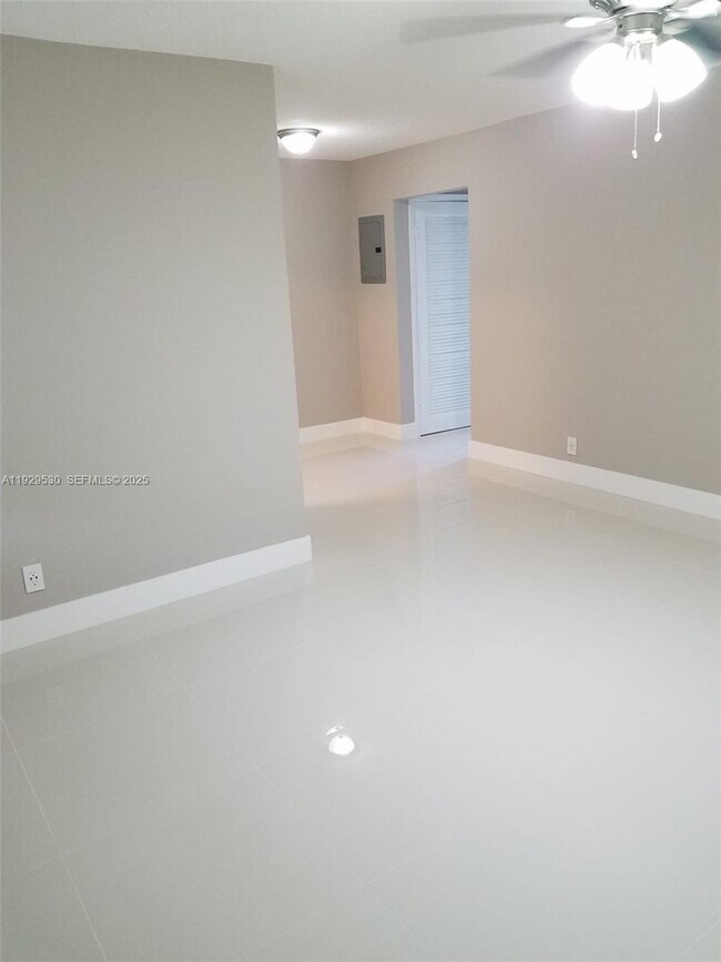 Building Photo - 1859 Wiley St