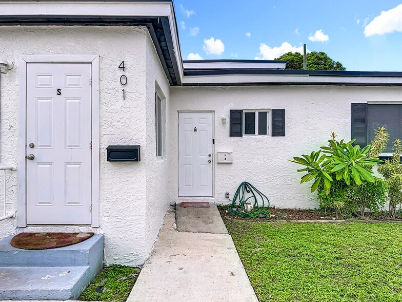 Building Photo - 401 NW 16th Ave