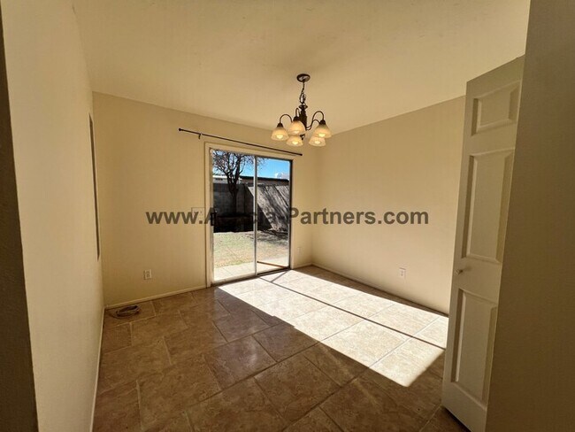 Building Photo - Four Bedroom Home