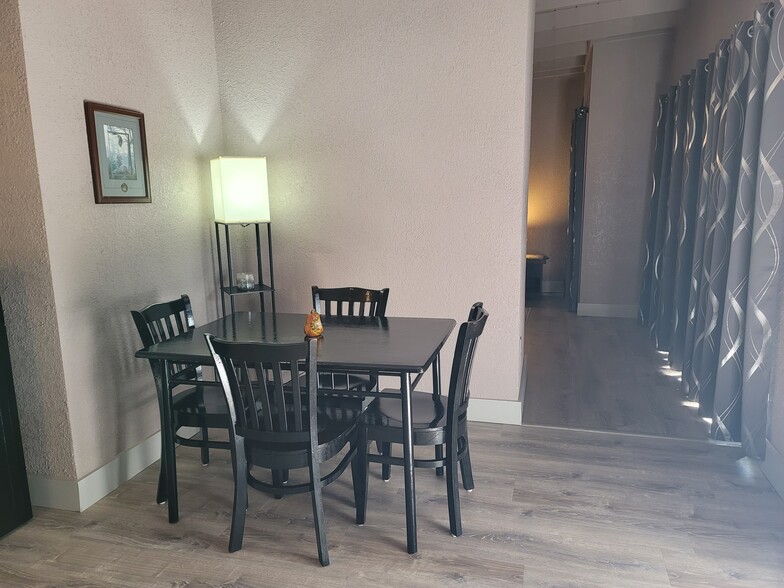 Building Photo - 5321 NE 29th St