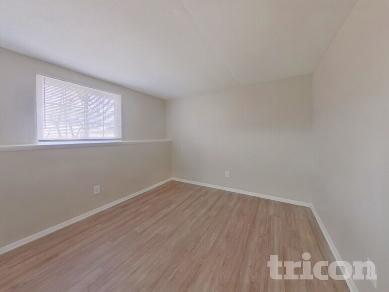 Building Photo - 3205 Winchelsea Dr