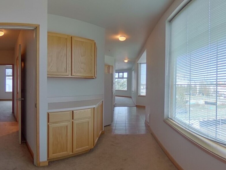 Foyer - 1415 SW Alder St