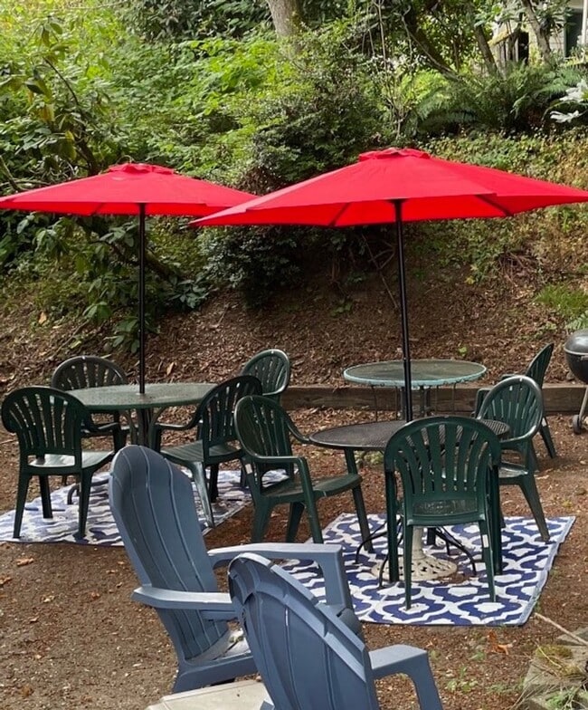 Building Photo - 2 bed condo w/