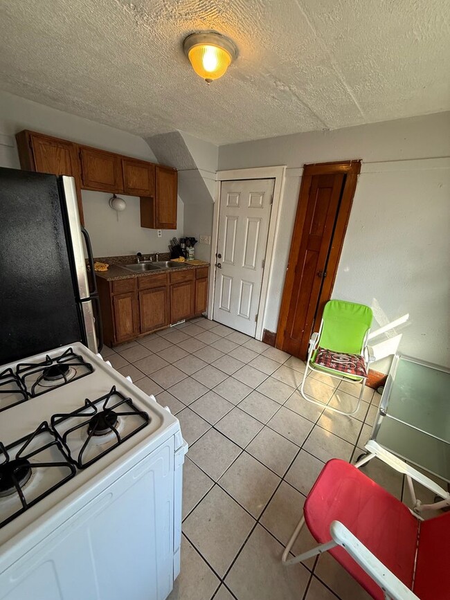 Building Photo - 3600-02 N Vel R Phillips