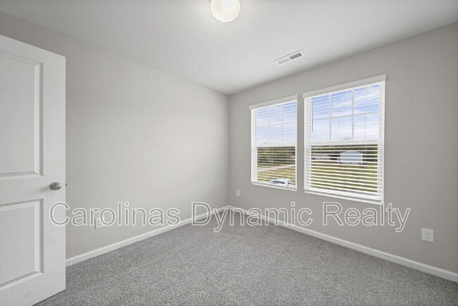 Building Photo - 133 Pumice Dr