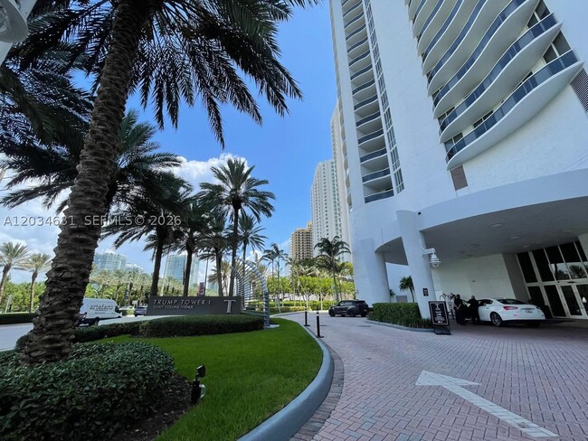 Building Photo - 16001 Collins Ave