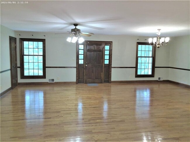 Building Photo - 1431 Chambers Rd