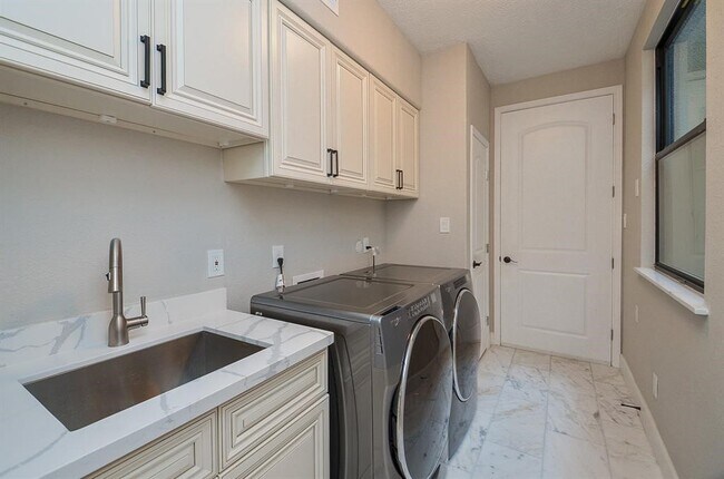 Building Photo - 15735 Tanya Cir