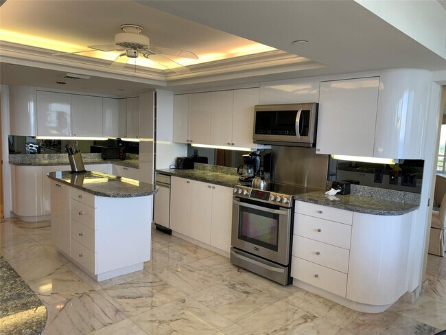 Building Photo - 4101 N Ocean Blvd