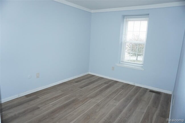 Building Photo - 37680 Charter Oaks Blvd