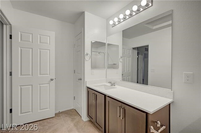 Building Photo - 634 Bellus Pl