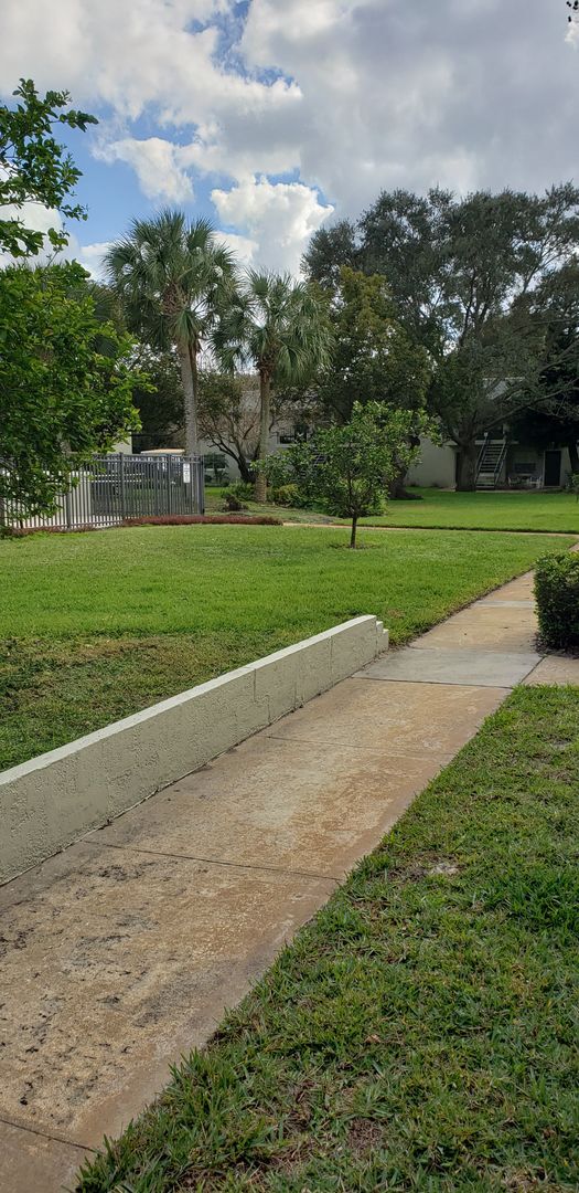 Building Photo - Cozy 2nd floor condo by Lake Underhill