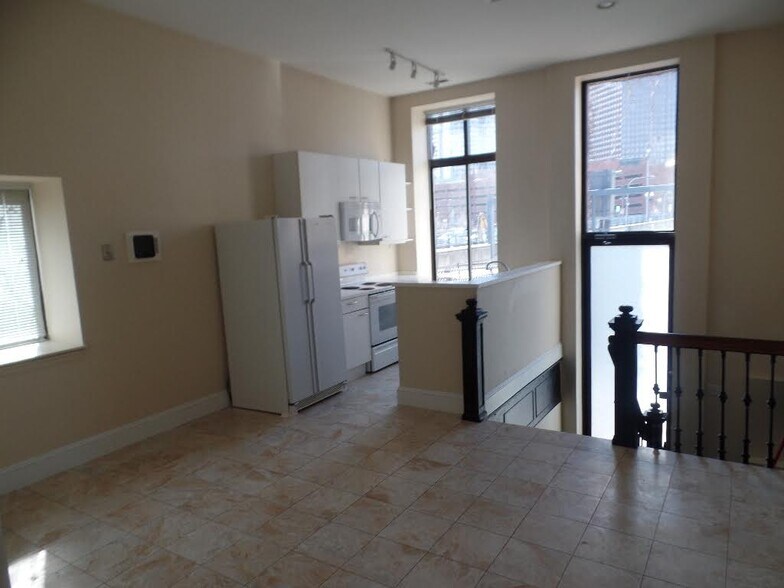 Building Photo - 108 Richmond St