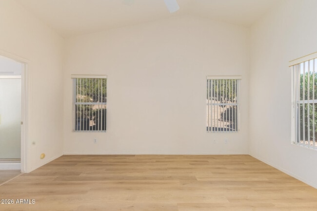 Building Photo - 9846 W Tonopah Dr