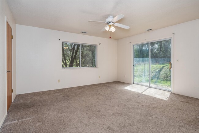 Building Photo - 51674 Rd 426