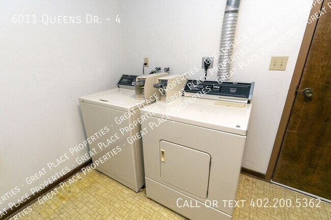 Building Photo - 6011 Queens Dr