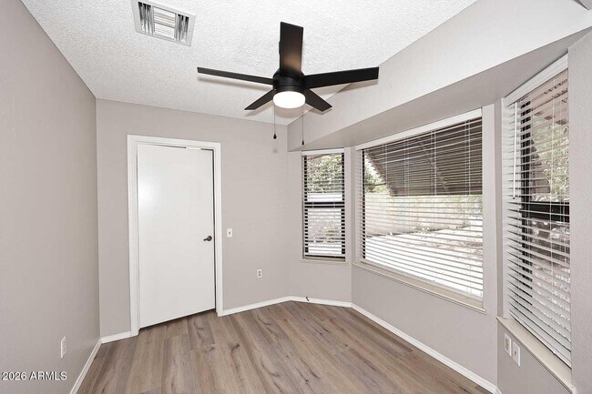 Building Photo - 17218 N Desert Glen Dr