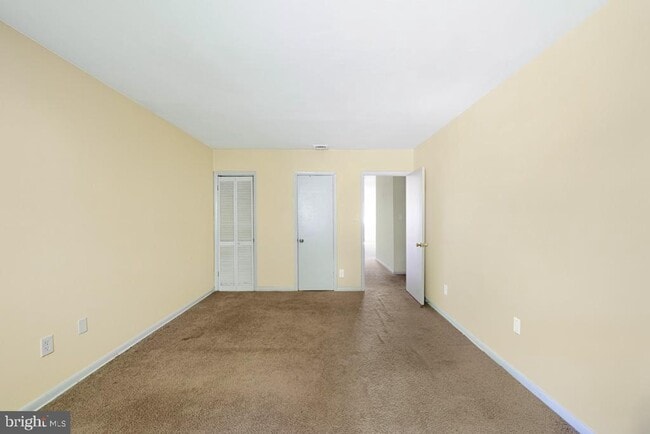 Building Photo - 330 Hermitage St