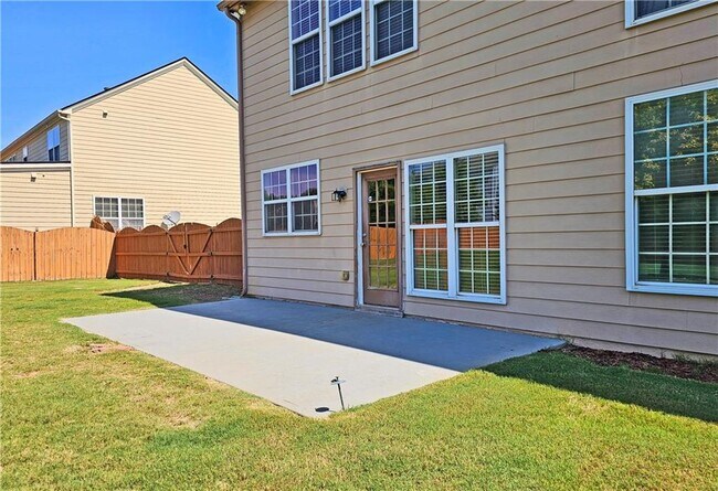 Building Photo - 1215 Clandon Pl