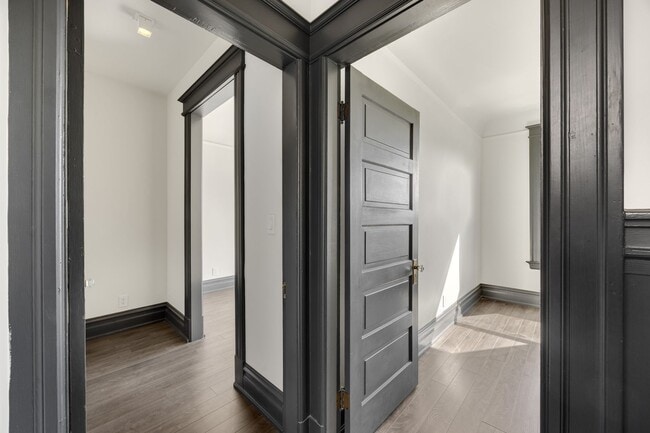 Building Photo - 558-560 Greenwich Street (1067r)