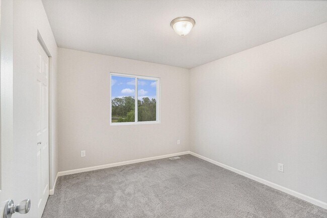 Building Photo - Newly Constructed Five Bedroom Home in Por...