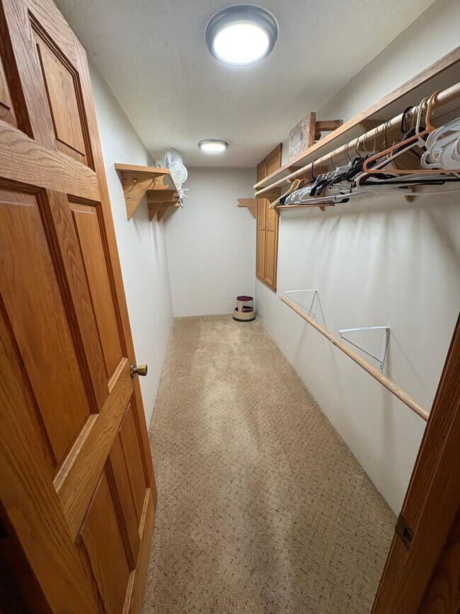 Building Photo - 391 N Somers Rd