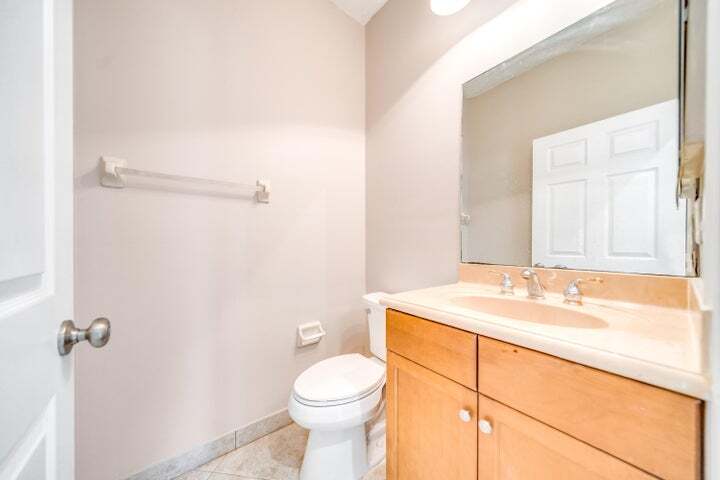 Building Photo - 2324 Simonson Dr