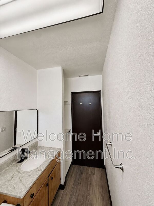 Building Photo - 633 F St