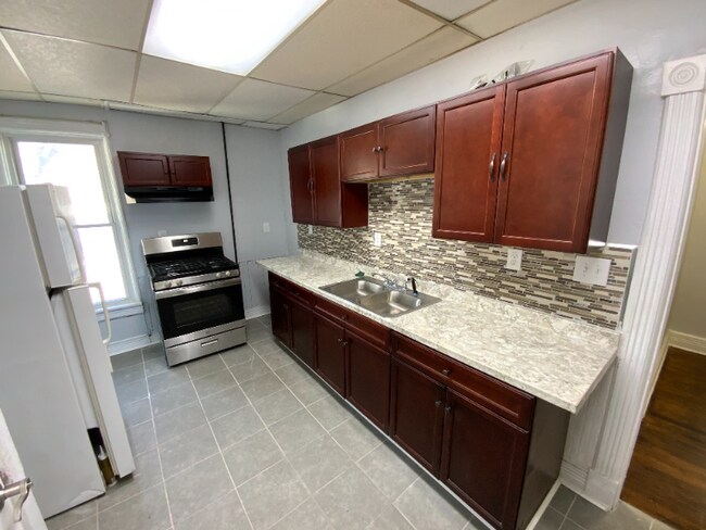 Building Photo - 263 Division St