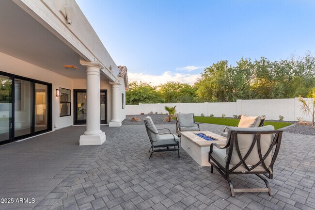 Building Photo - 8156 E Questa Rd