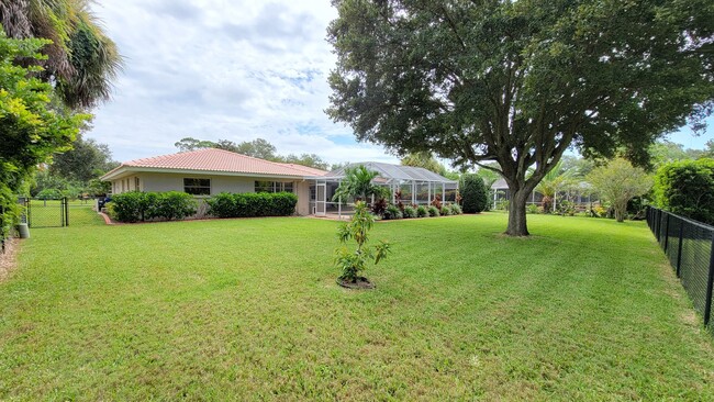 Building Photo - Pristine Pool Home - 3 bed/ 2 bath/ 2 car ...