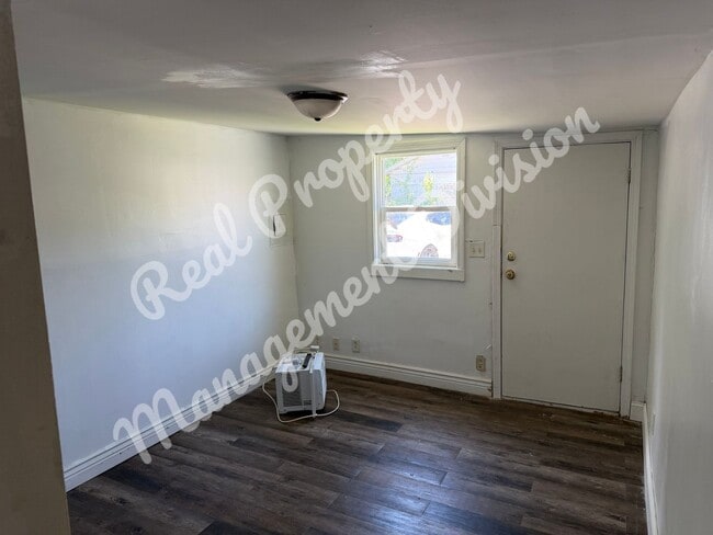 Building Photo - 516 Highland Ave
