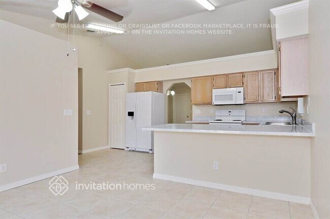 Building Photo - 2223 Ridgemore Dr