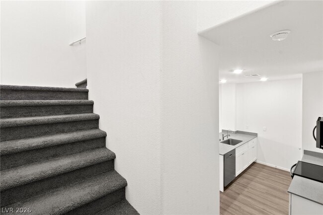 Building Photo - 491 Waterfall Cv Ct